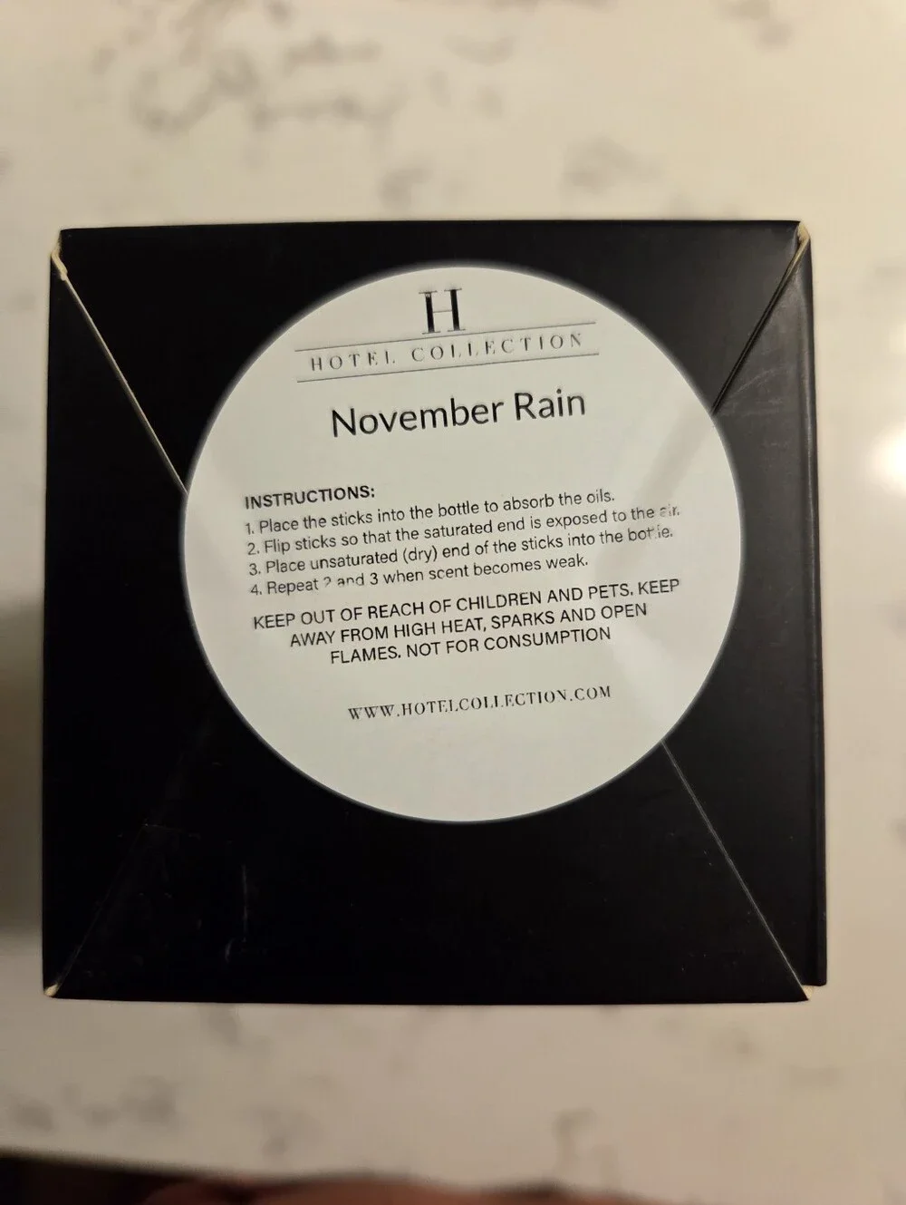 Brand New Hotel Collection Reed Diffuser - November Rain - Picture 2 of 2